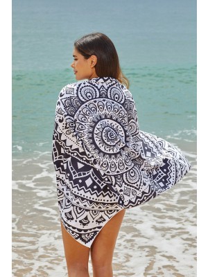 Schwarzes Strandtuch mit Blumenmuster