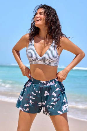 Gestreiftes und florales V-Ausschnitt schickes Bikini-Oberteil und Boyshort-Set